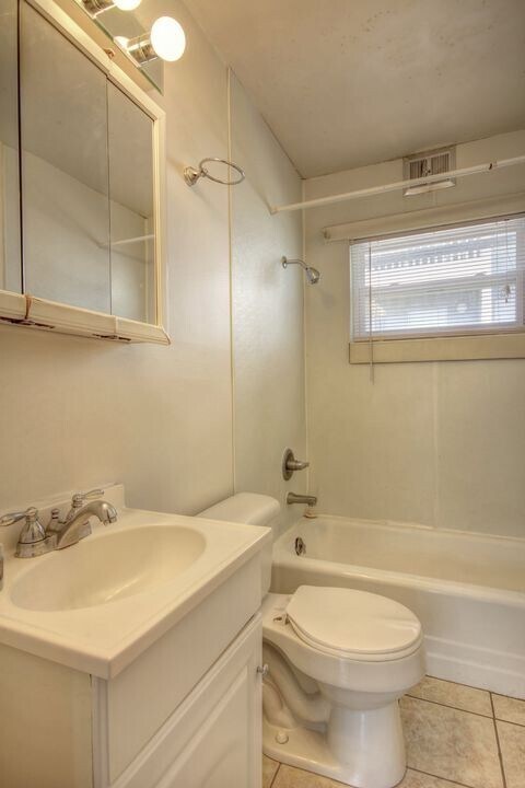 Interior Photo - 101 N Busey Ave