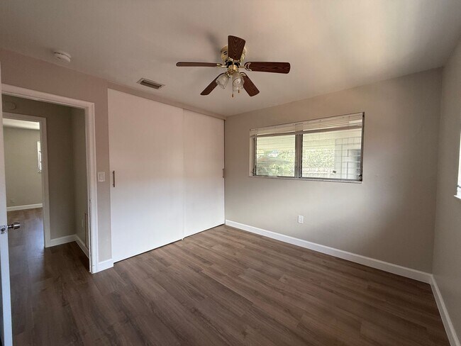 Building Photo - 5LW Apartments