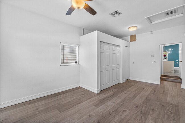 Building Photo - 330 S K St