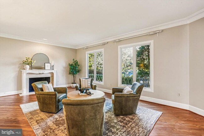 Building Photo - 9939 Bentcross Dr