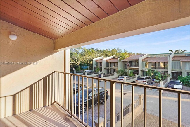 Building Photo - 701 E Coco Plum Cir