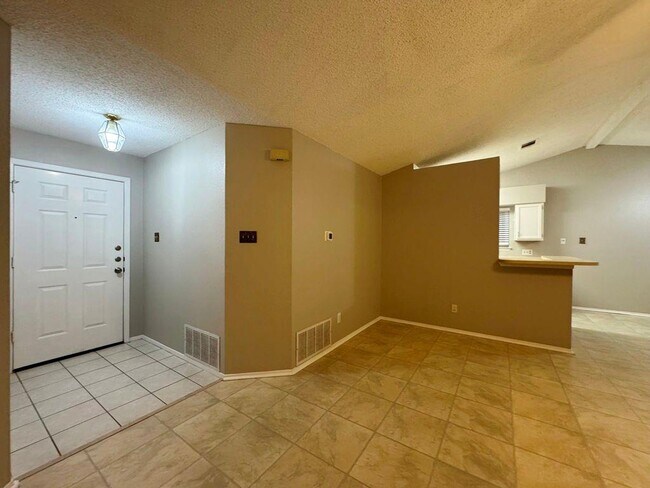 Building Photo - 2917 Zeke Bend