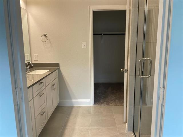 Building Photo - 6120 Blythe Dr
