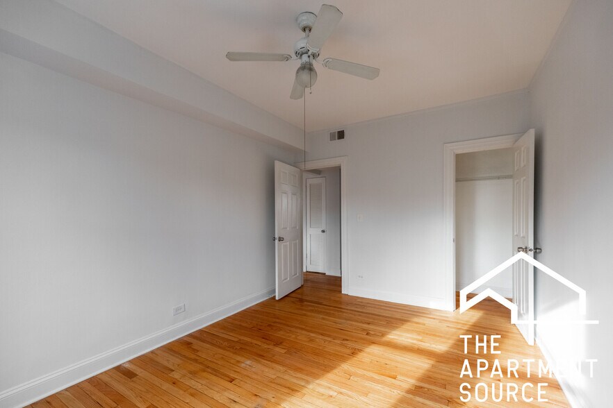 Building Photo - 2004 W Jarvis Ave