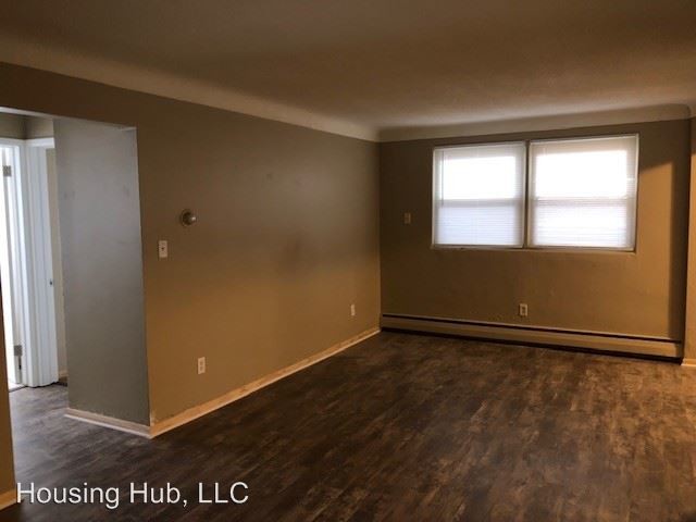 Building Photo - 594 Lawson Ave W