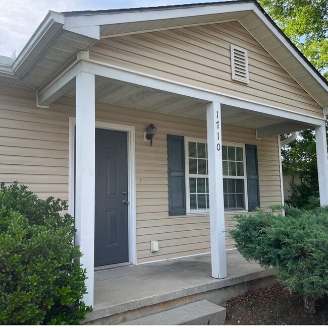 Building Photo - 1710 Garland St