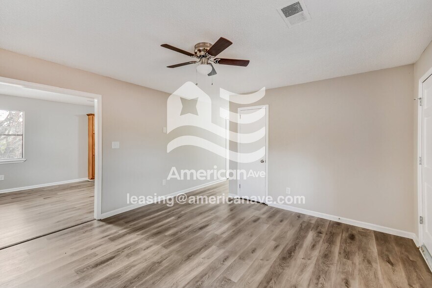 Building Photo - 1131 26th Ave N