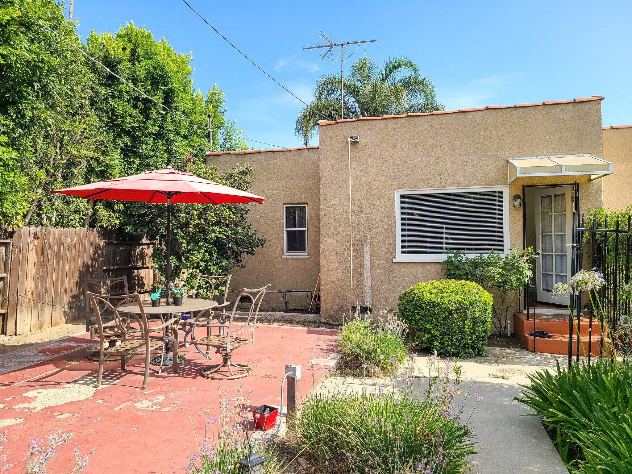 Building Photo - 11301 Blix St