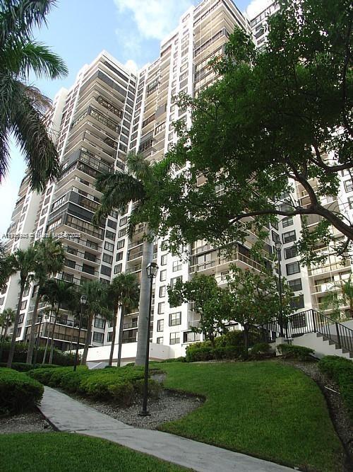 Primary Photo - 2333 Brickell Ave