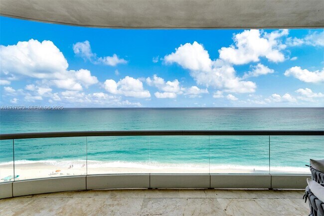 Building Photo - 16051 Collins Ave