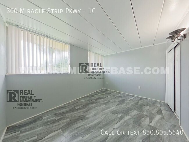 Building Photo - 300 Miracle Strip Pkwy SW