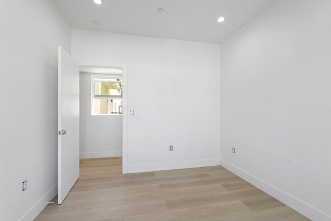 Building Photo - 10967 Calvert St