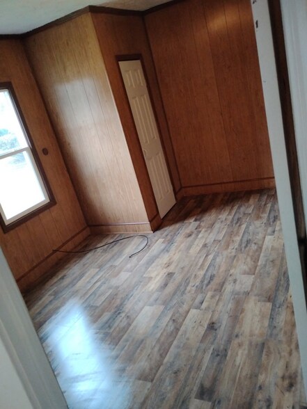 Building Photo - 115 Chatham Dr