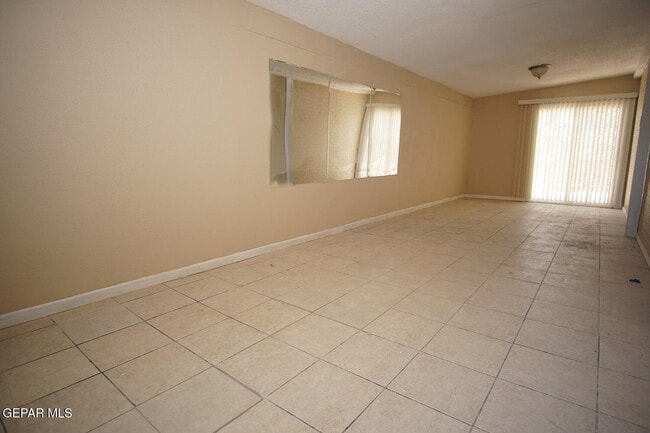 Building Photo - 10551 Kinross Ave