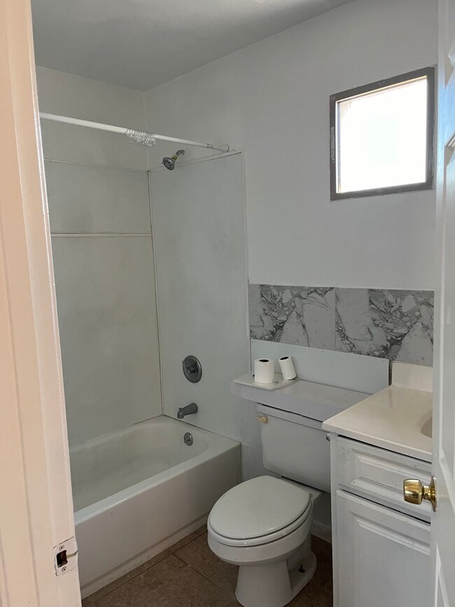 Bath - 2906 E Chipman Rd