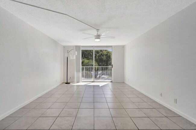 Building Photo - 500 Executive Center Dr