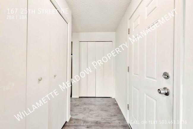 Building Photo - Spacious 2-Bedroom Upstairs Apartment with...