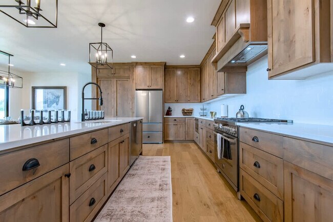 Building Photo - 326 Royal Elk Cir