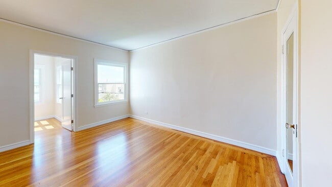 Building Photo - San Francisco Living at Its Finest