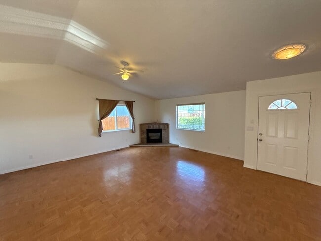 Building Photo - 1843 Olympic Dr E