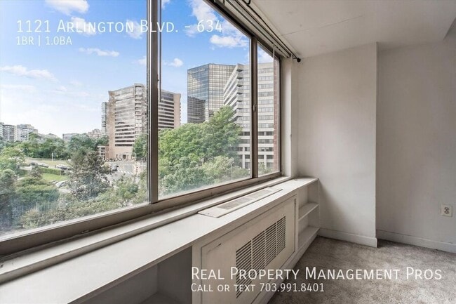 Building Photo - 1121 Arlington Blvd