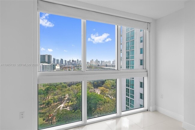 Building Photo - 1861 NW S River Dr