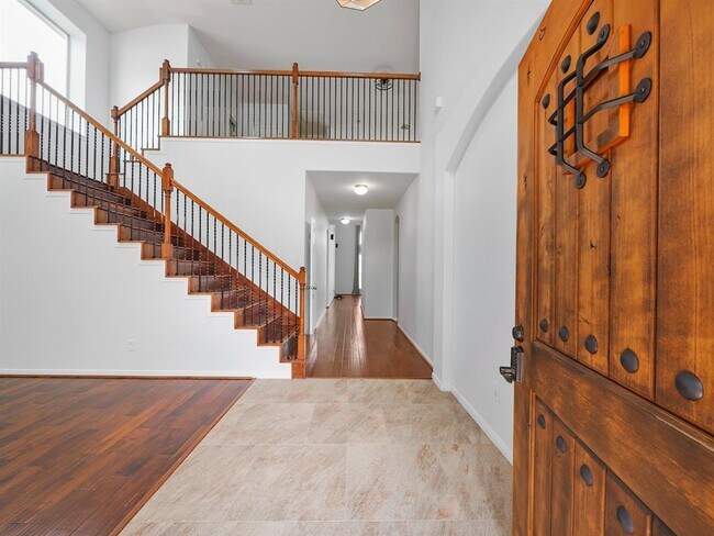 Building Photo - 25718 Westbourne Dr