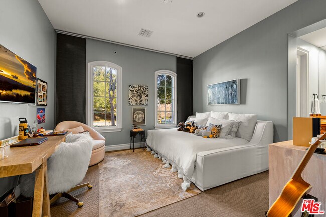 Building Photo - 25400 Prado De Las Peras