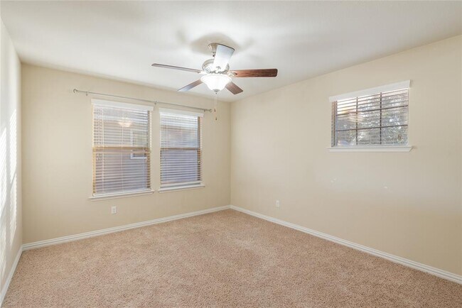 Building Photo - 9961 Aly May Dr