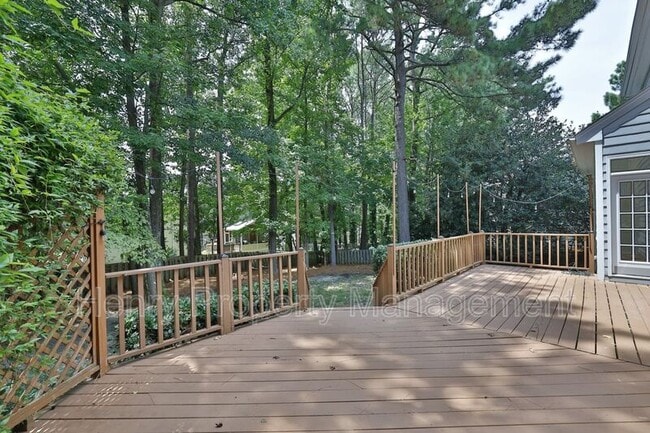 Building Photo - 321 Parkmeadow Dr