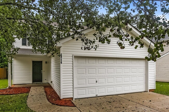 Building Photo - 6207 Day Lilly Ln