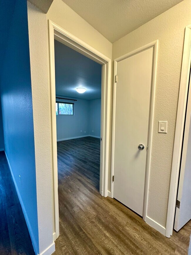 Building Photo - 1139 SW Indian Ave