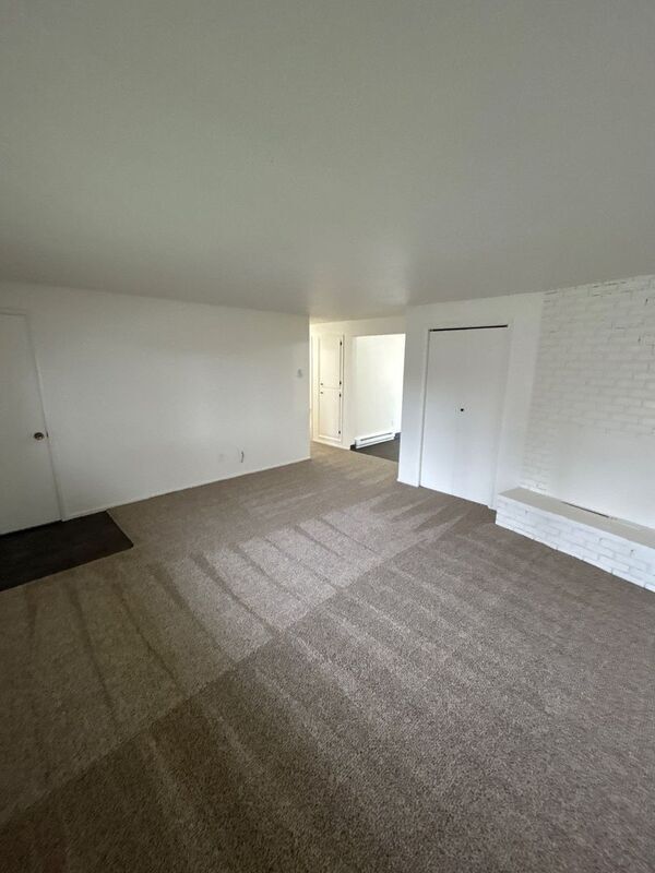 Building Photo - 3924 Iberis St NE