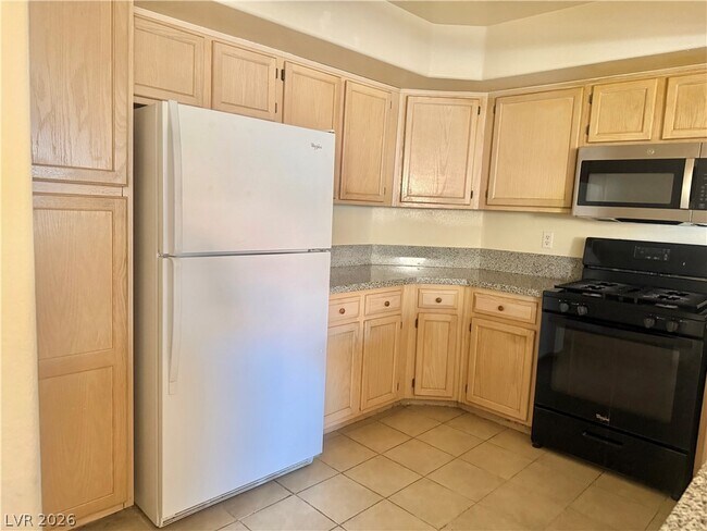 Building Photo - 7950 W Flamingo Rd