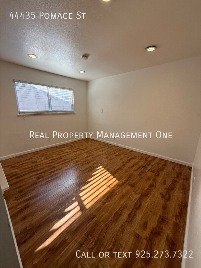 Building Photo - 44435 Pomace St