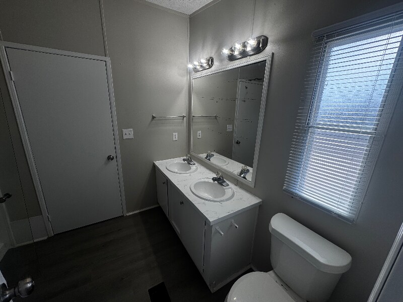 Building Photo - 122 Fox Meadow Dr