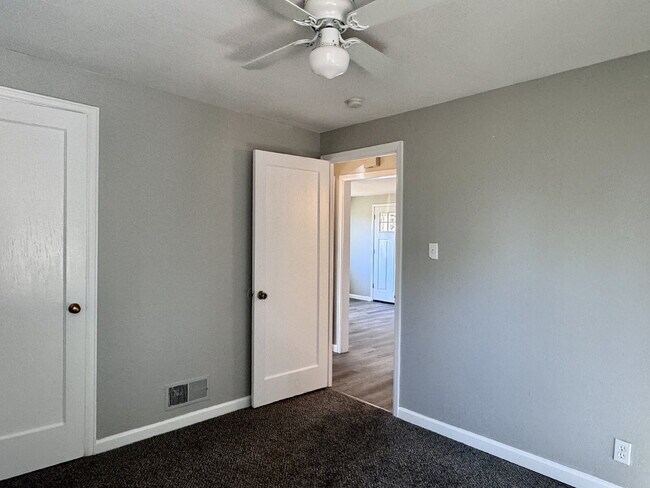 Building Photo - Charming 2 Bedroom Recently Updated Home In Aurora!! Convenient Location just Moments From UCHeal...