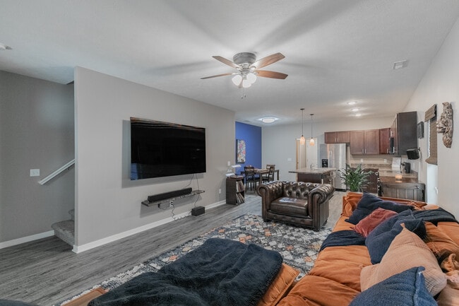 Building Photo - 2811 Q St