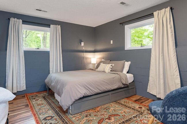 Building Photo - 260 Allison Hill Rd