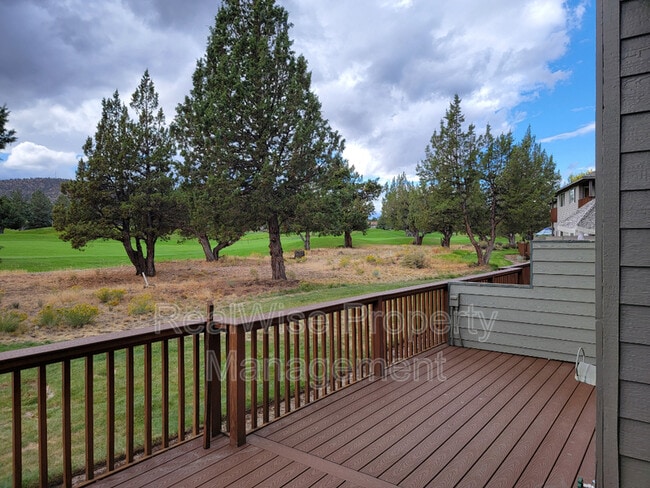 Building Photo - 1085 Golden Pheasant Dr
