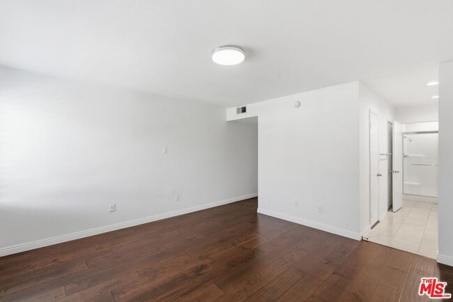 Building Photo - 2018 Griffith Park Blvd