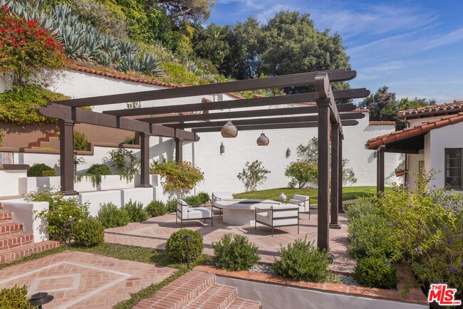 Building Photo - 1744 Reedvale Ln