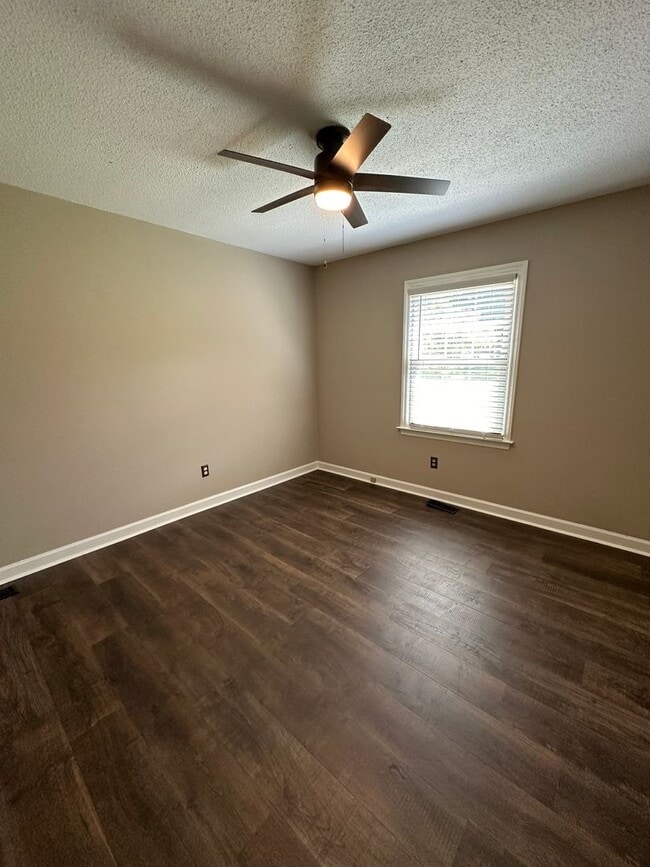 Building Photo - Peaceful Home in Pamlico Village