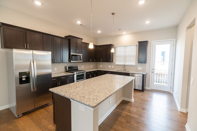 Building Photo - New Townhome