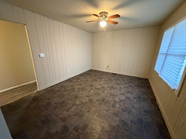 Building Photo - 1016 Camaro-