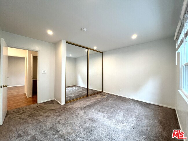 Building Photo - 5811 Bowcroft St