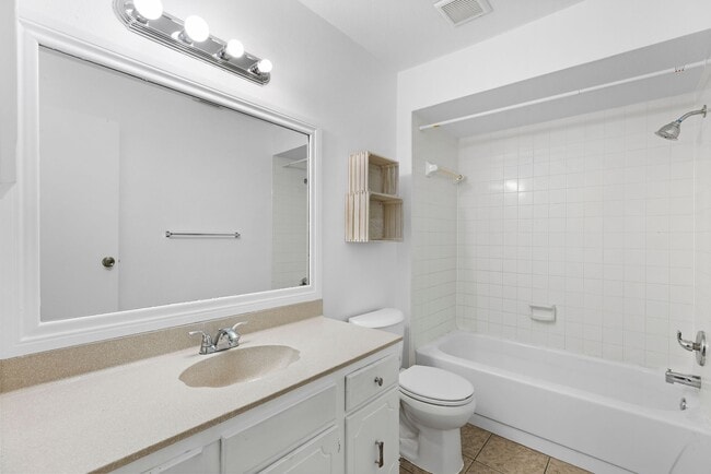 Building Photo - 14777 Wunderlich Dr