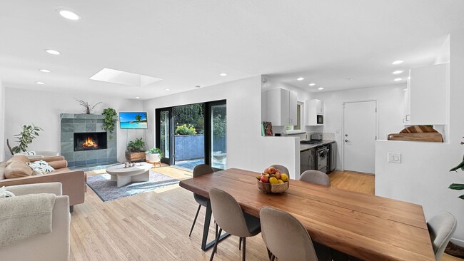 Building Photo - Light-Filled Home with Beautiful Garden & 2-Car Garage