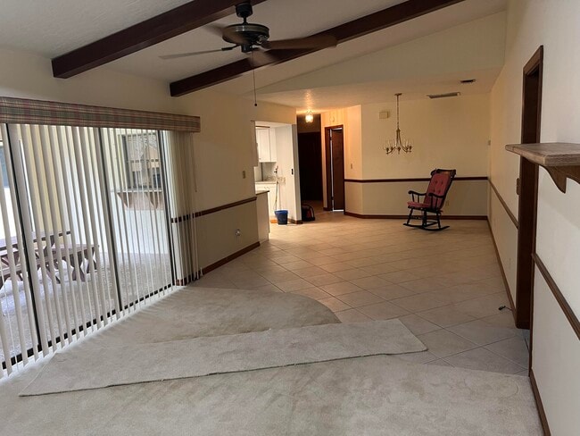 Building Photo - 2239 Woodlawn Cir