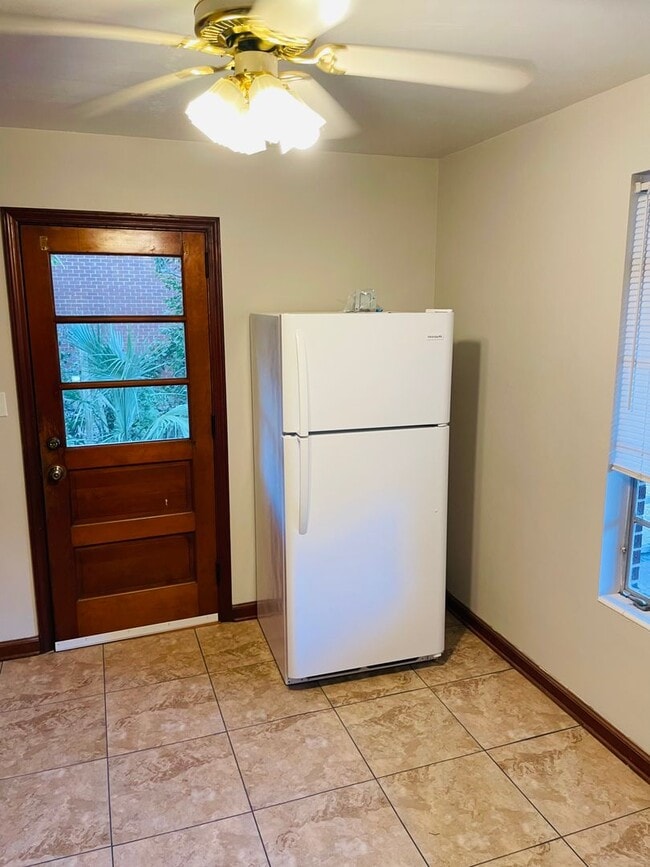 Building Photo - Midtown Charmer